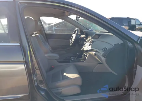 2010 Honda Accord 2.4 Lx z USA, uszkodzony, nr VIN 1HGCP2F31AA123311